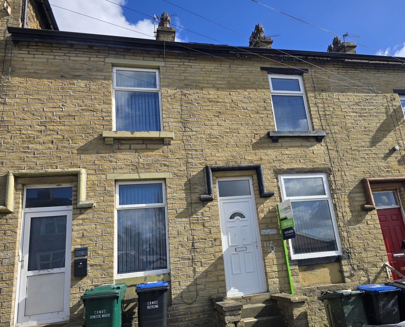2 bedroom mid terraced house For Sale in Bradford - Property photograph.