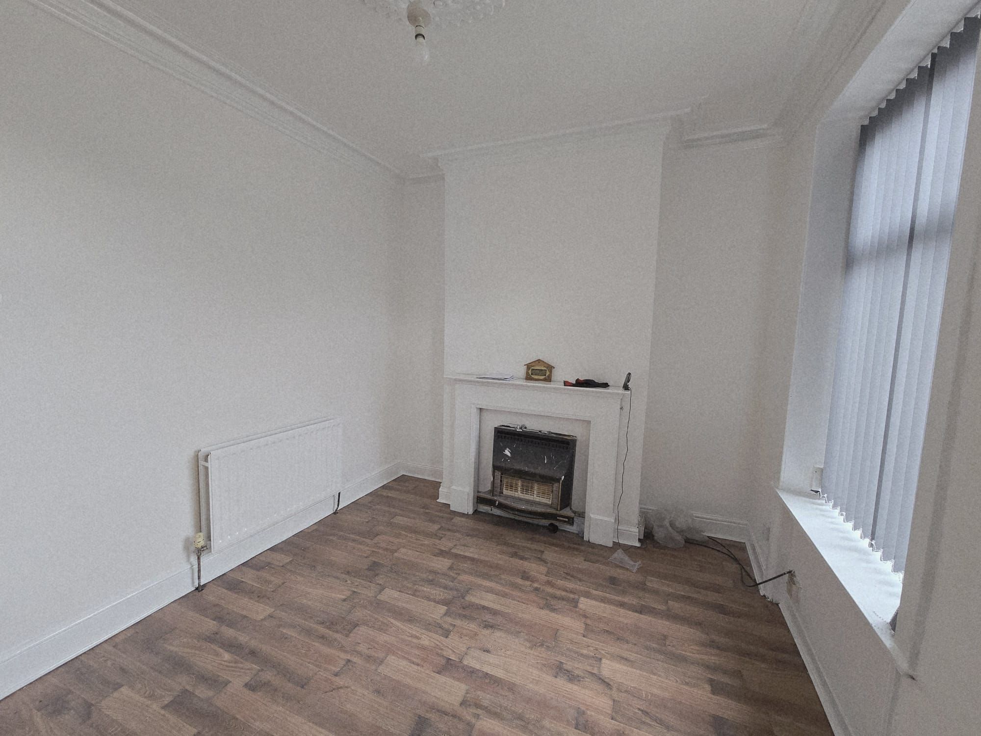 2 bedroom mid terraced house For Sale in Bradford - Property photograph.