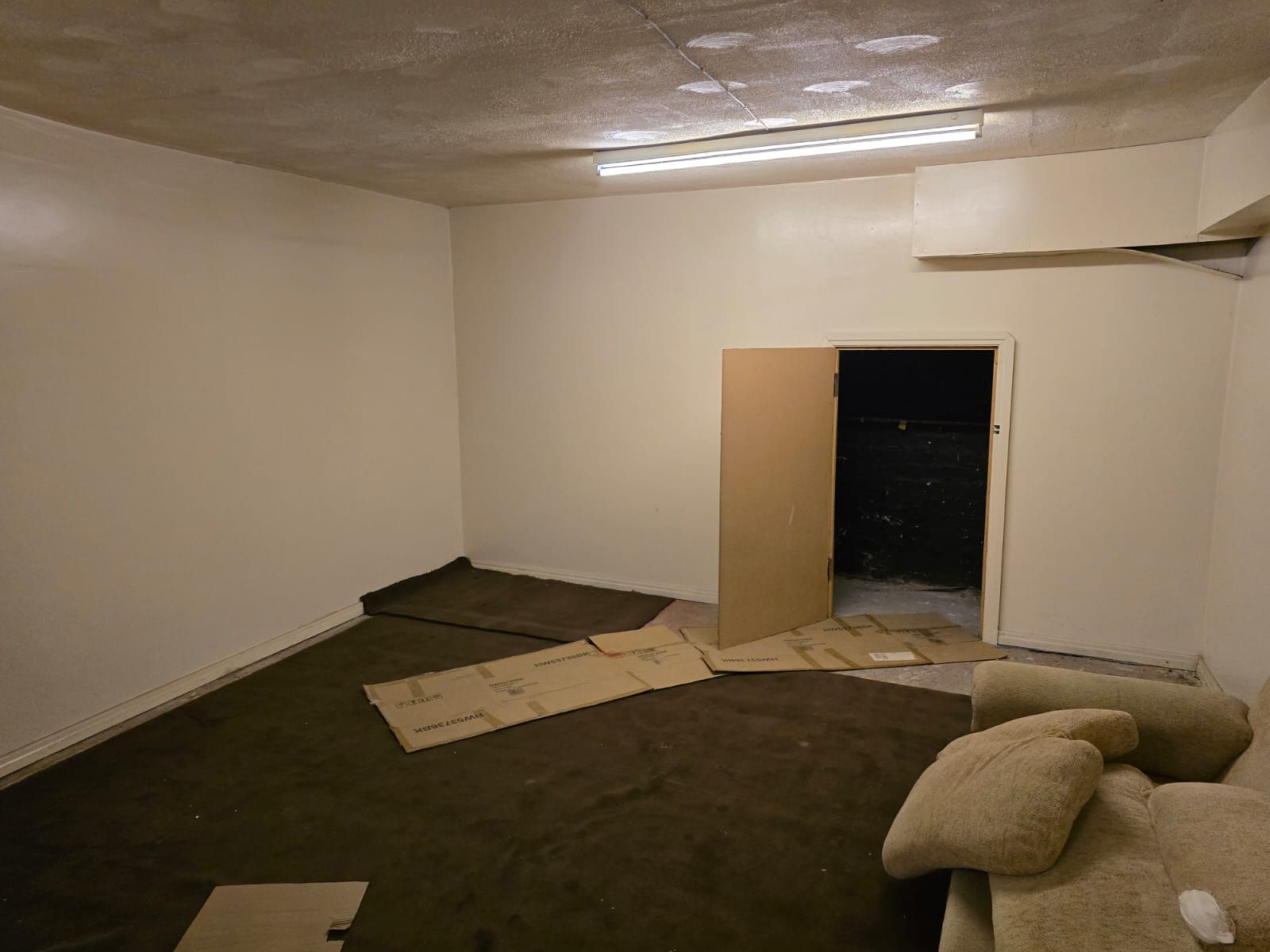 Shop To Let in Bradford - Photograph 8.