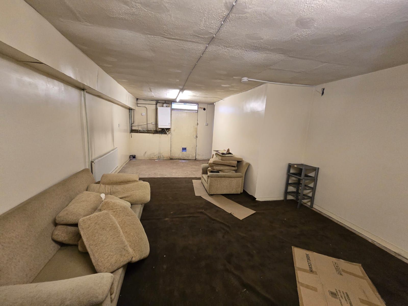 Shop To Let in Bradford - Photograph 7.