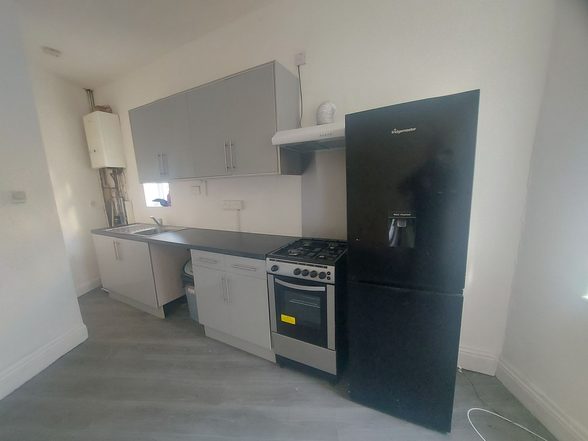 2 bedroom mid terraced house For Sale in Bradford - Property photograph.