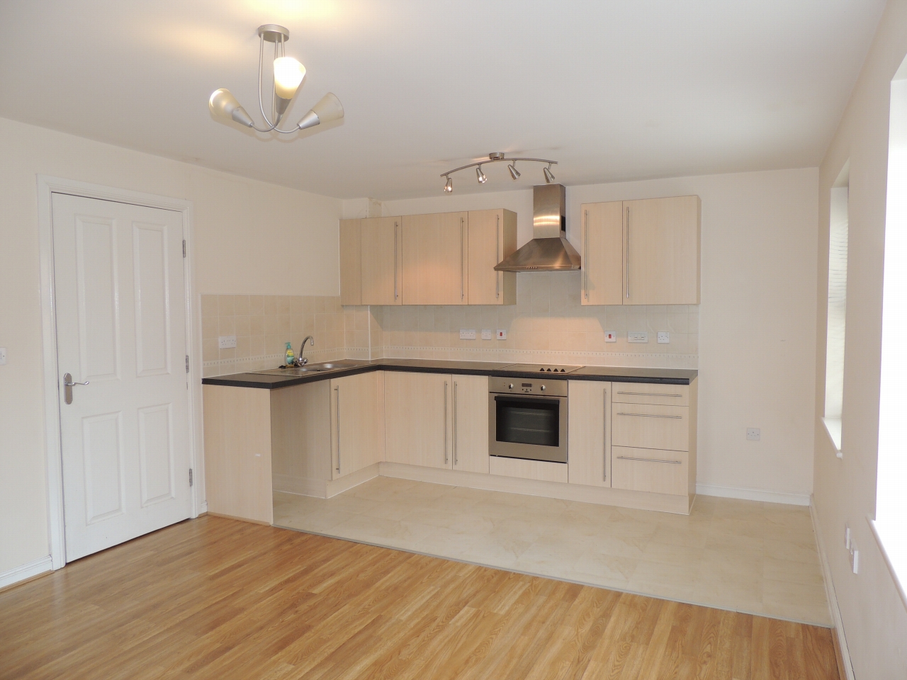 2 bedroom apartment flat/apartment Let in Chorley - Photograph 6