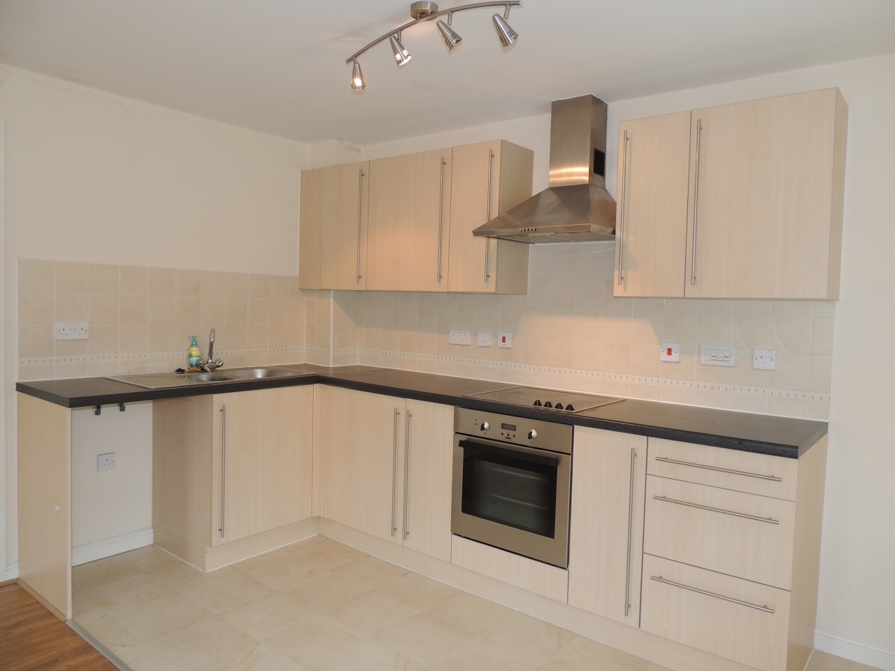 2 bedroom apartment flat/apartment Let in Chorley - Photograph 8