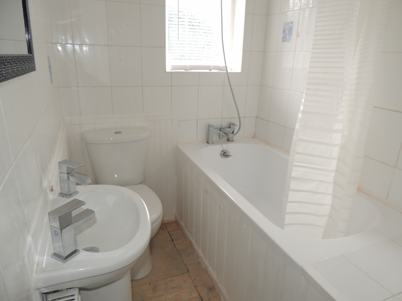 3 bedroom mid terraced house To Let in Chorley - bathroom
