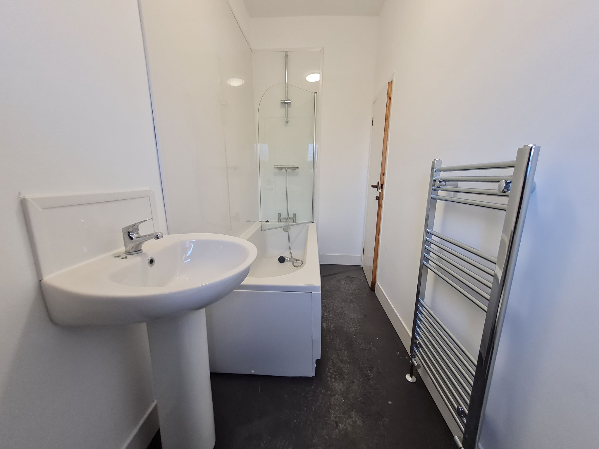 3 bedroom end terraced house Let in Chorley - Property photograph