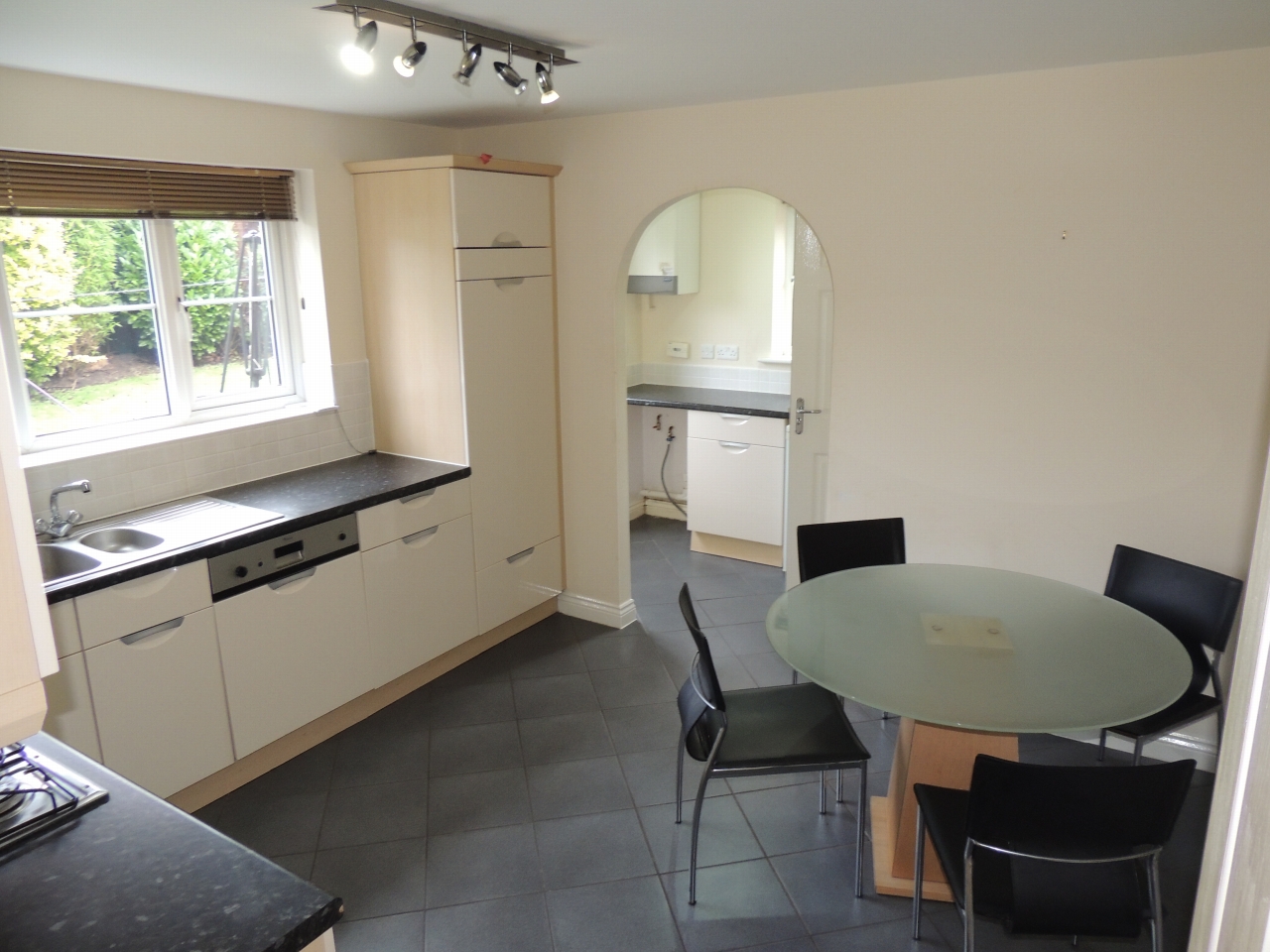 4 bedroom detached house Let Agreed in Chorley - Kitchen