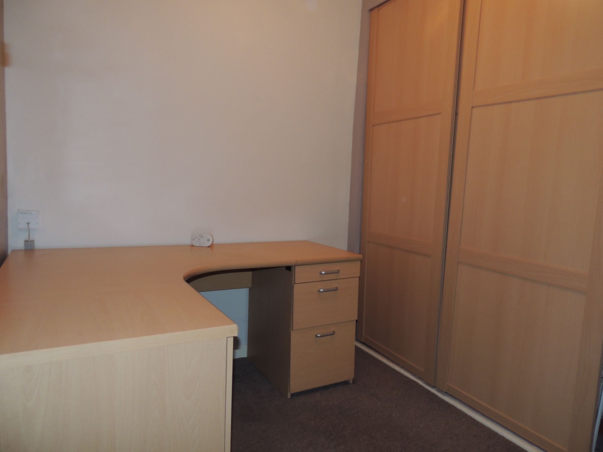 3 bedroom semi-detached house Let in Wigan - office