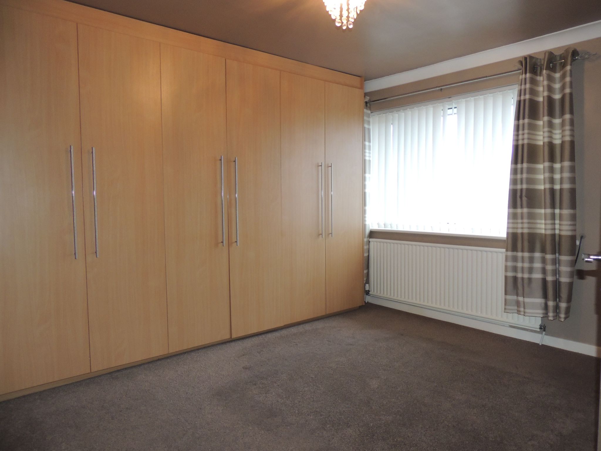 3 bedroom semi-detached house Let in Wigan - Main double bedroom