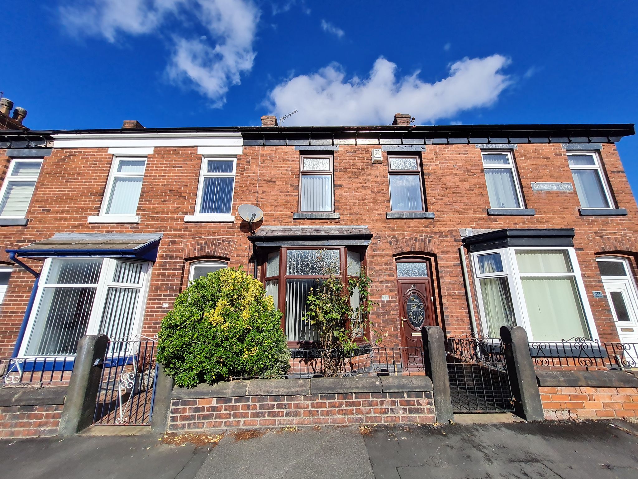 3 bedroom mid terraced house Let in Chorley - front