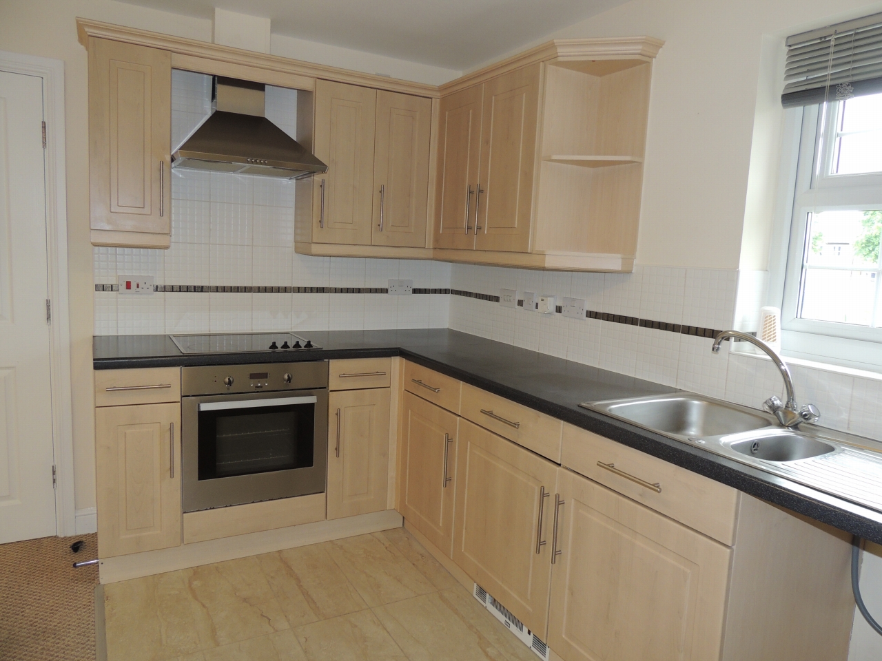 2 bedroom apartment flat/apartment Let in Chorley - Photograph 6