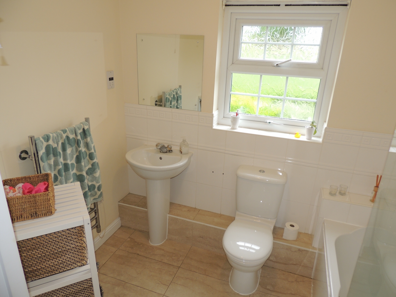 2 bedroom apartment flat/apartment Let in Chorley - Photograph 8