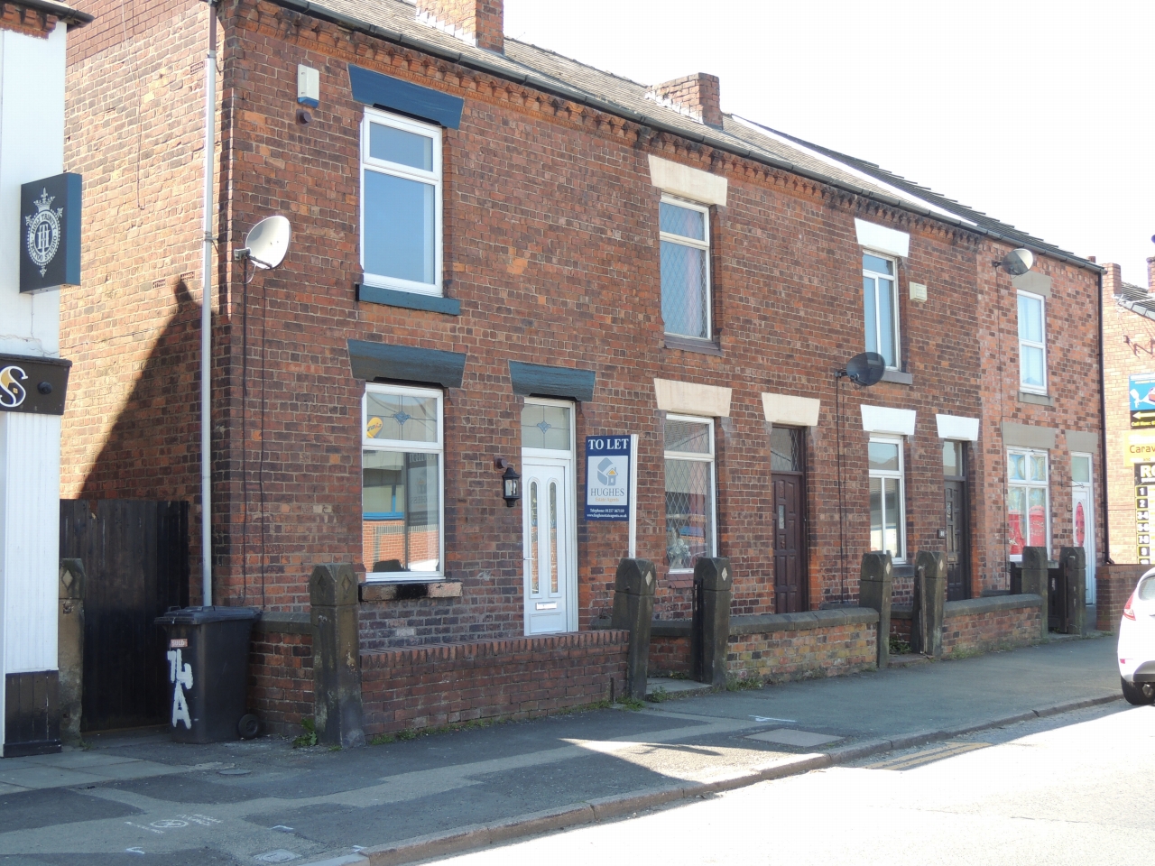2 bedroom mid terraced house Let in Wigan - Photograph 5