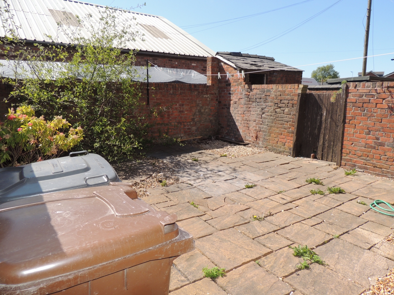2 bedroom mid terraced house Let in Wigan - Photograph 11