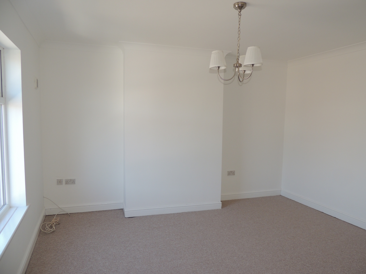 2 bedroom mid terraced house Let in Wigan - Photograph 13