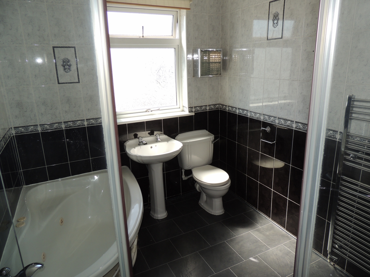 2 bedroom mid terraced house Let in Wigan - Photograph 16