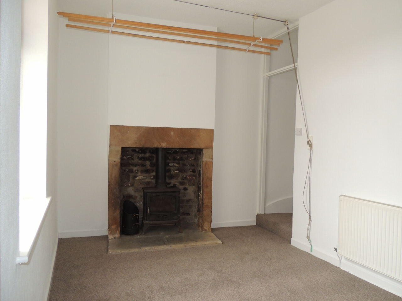 2 bedroom mid terraced house Let in Chorley - Back Lounge