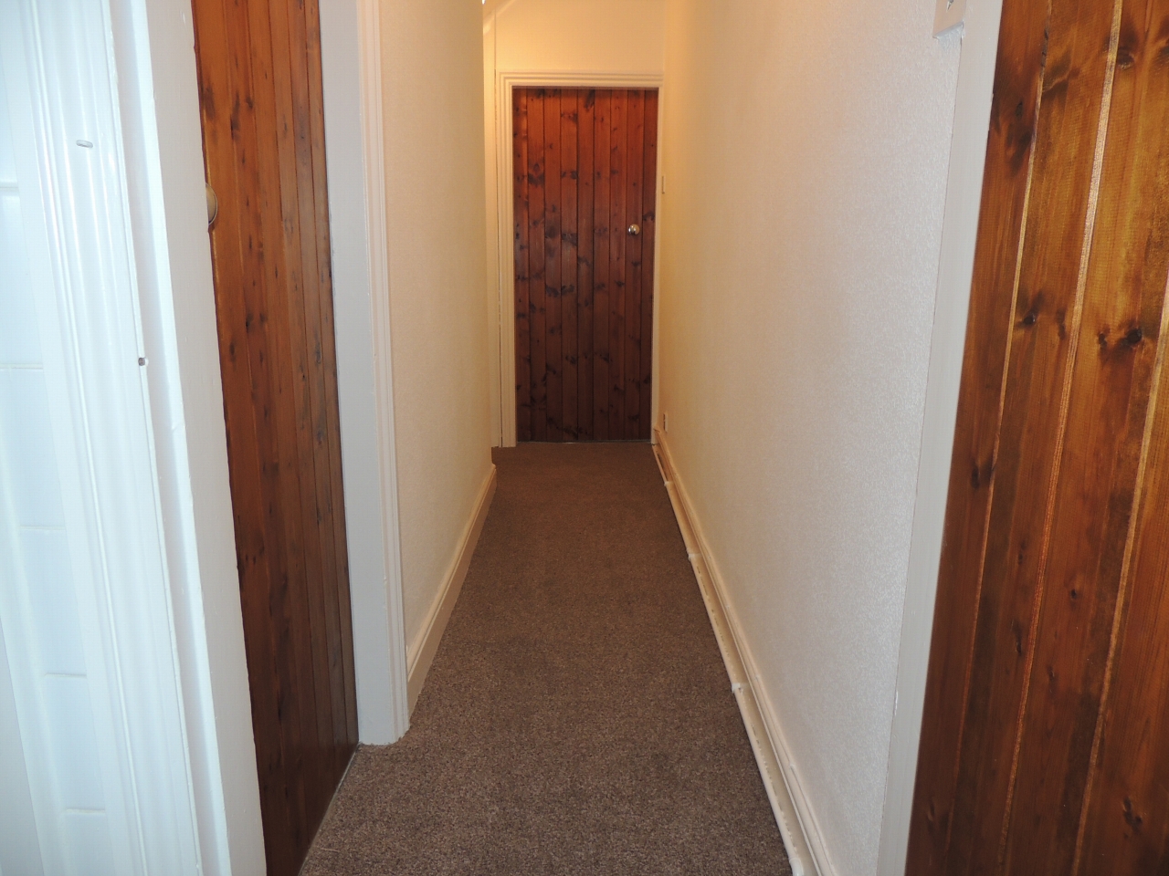 2 bedroom mid terraced house Let in Chorley - Landing