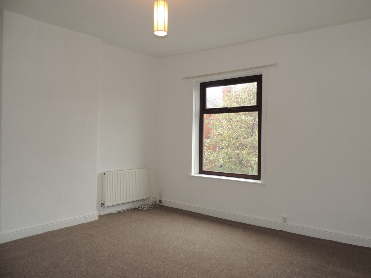 2 bedroom mid terraced house Let in Chorley - master bedroom