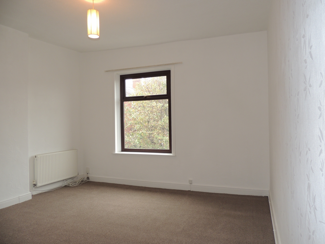 2 bedroom mid terraced house Let in Chorley - master bedroom