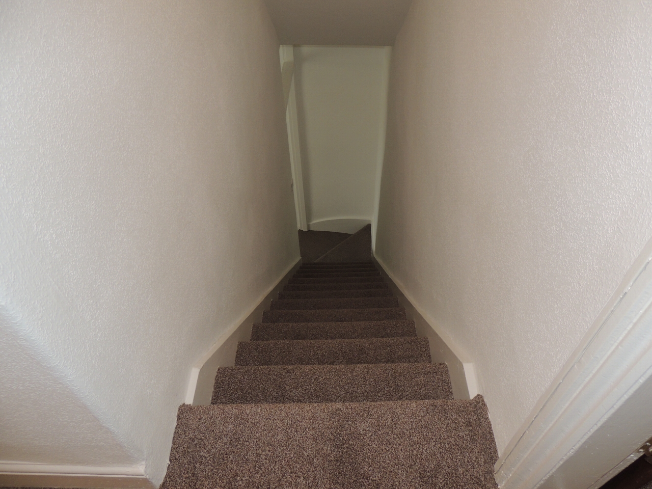 2 bedroom mid terraced house Let in Chorley - Stairs