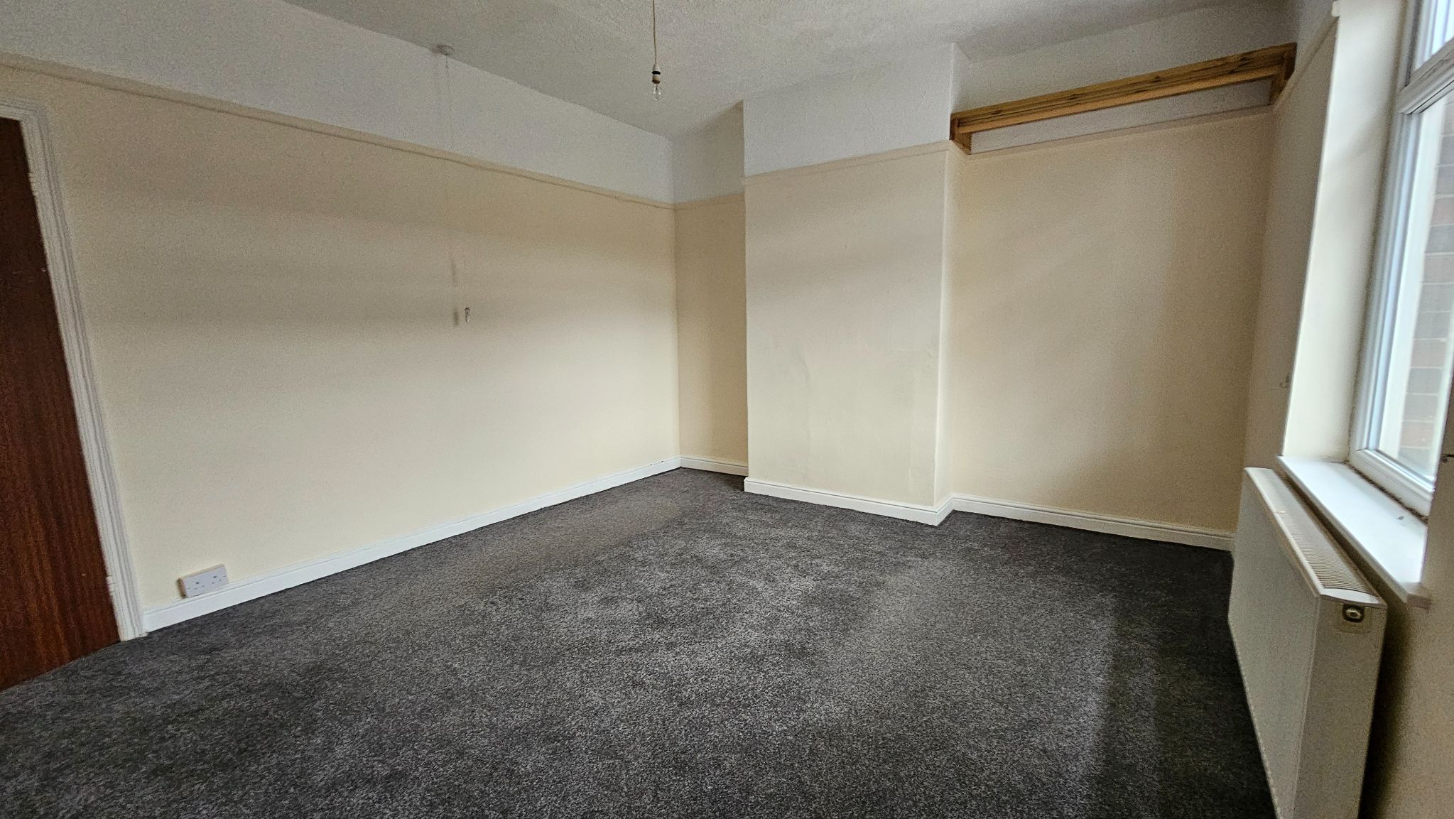 2 bedroom end terraced house To Let in Chorley - master bedroom