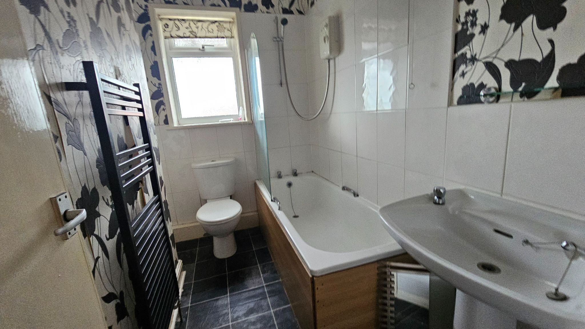 2 bedroom end terraced house To Let in Chorley - Property photograph