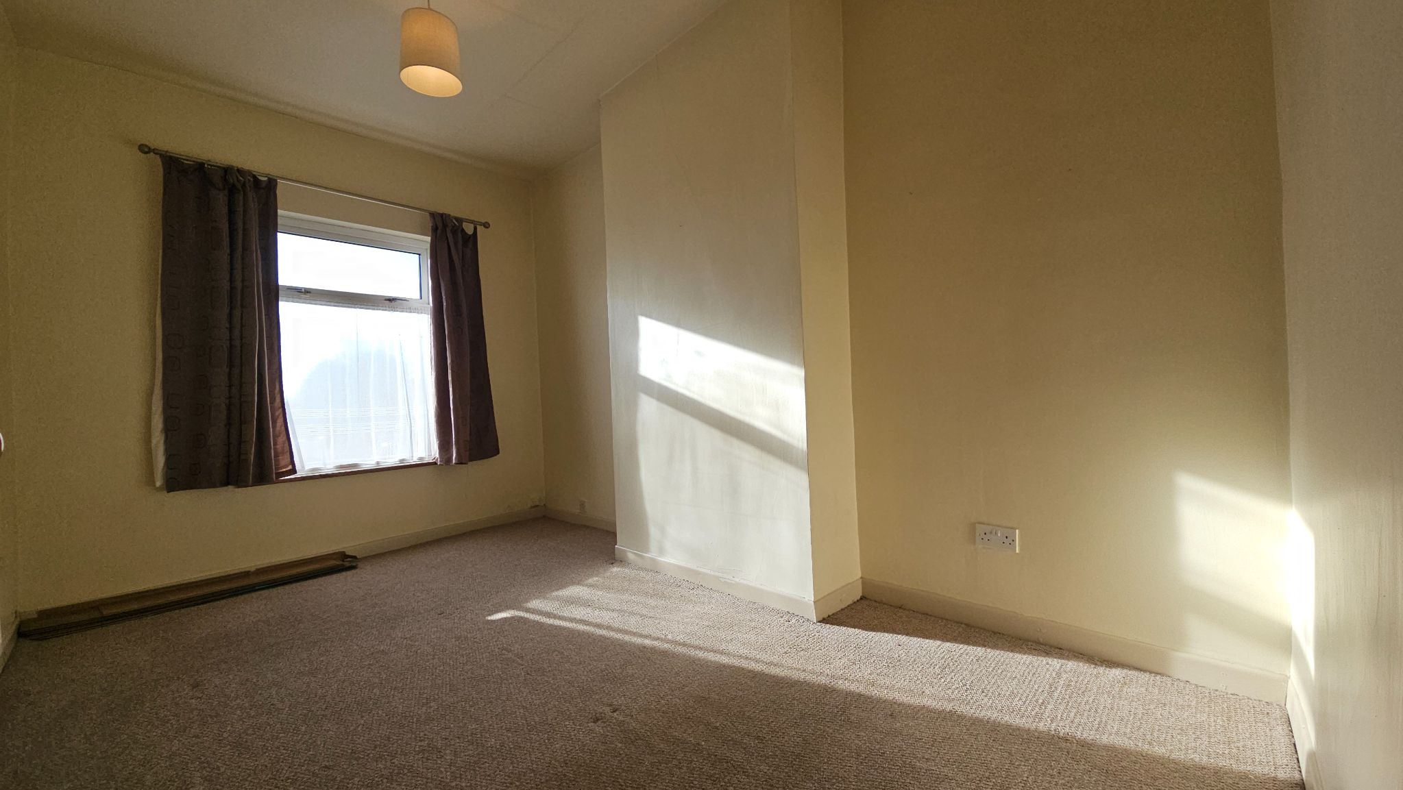 2 bedroom mid terraced house Let in Chorley - master bedroom