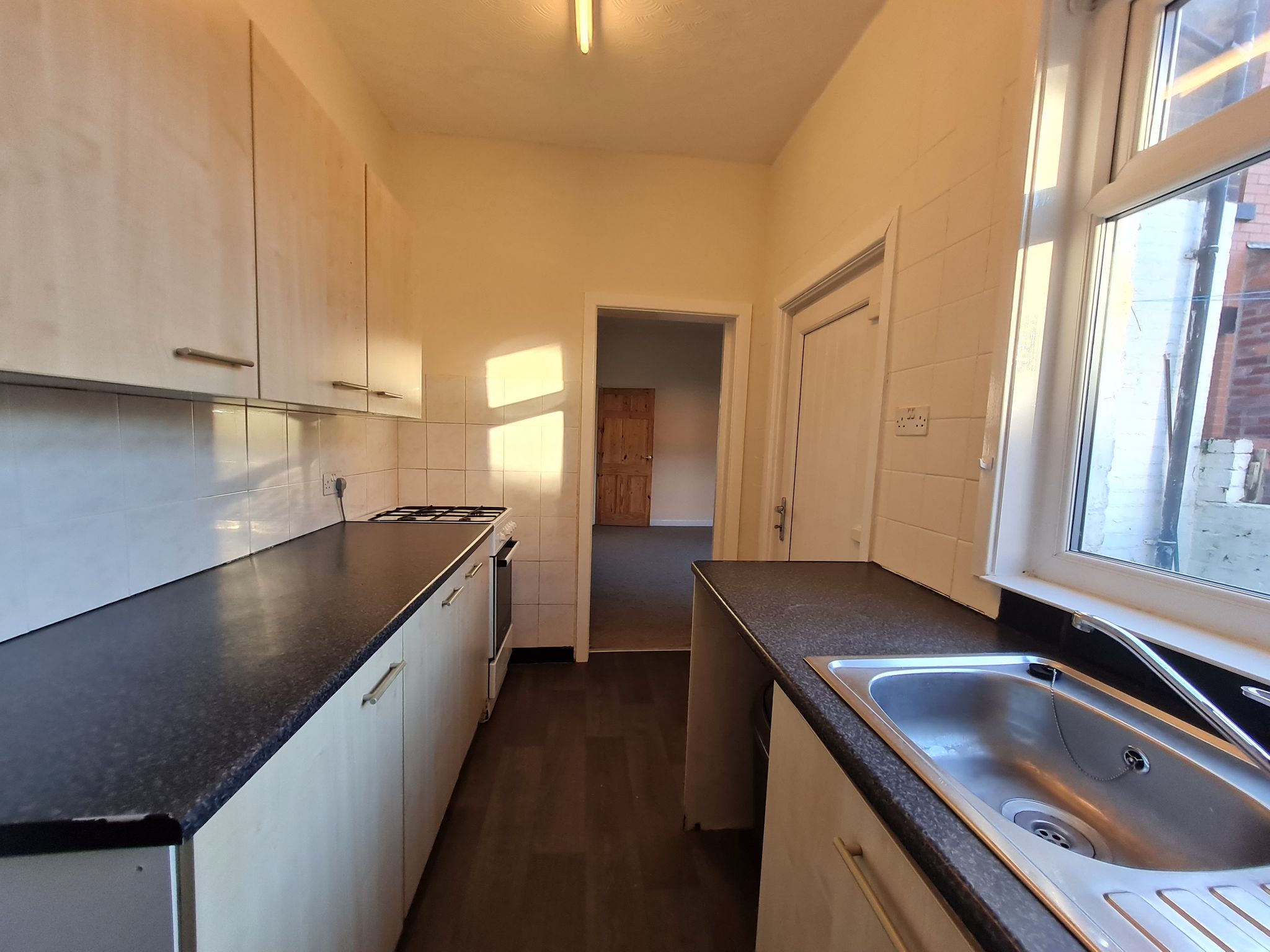 3 bedroom mid terraced house Let Agreed in Chorley - Kitchen