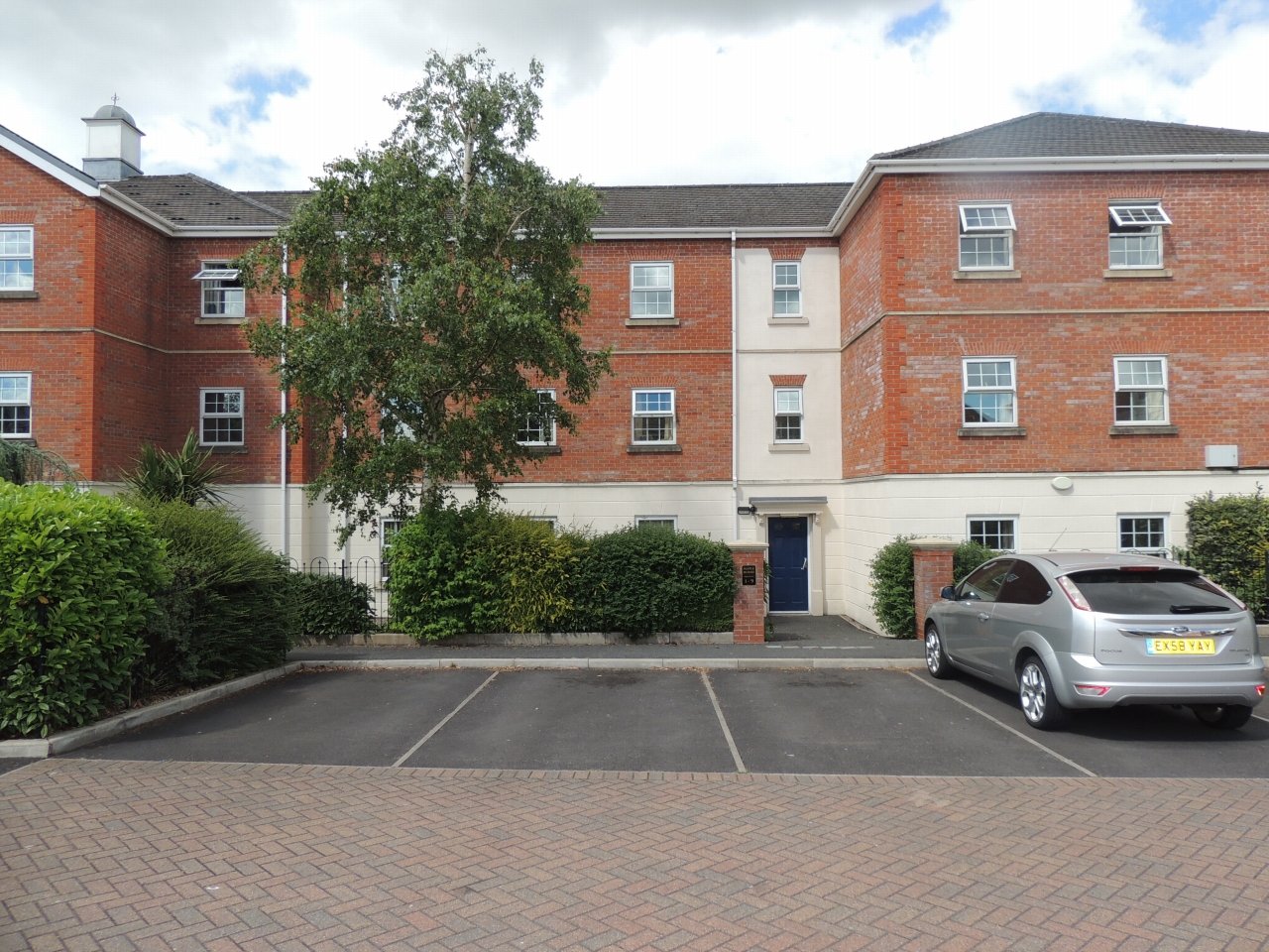 2 bedroom apartment flat/apartment Let in Chorley - Front
