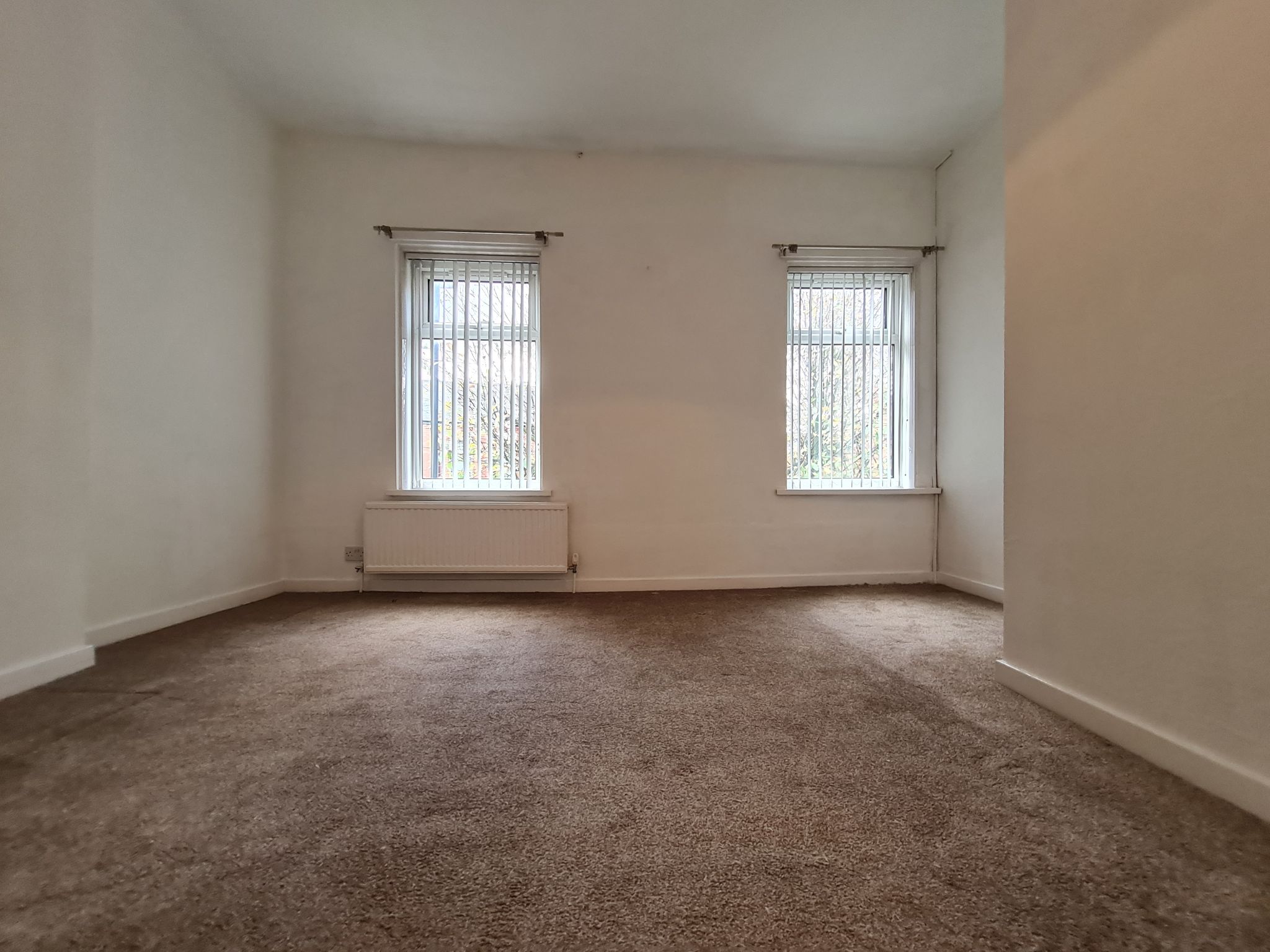 2 bedroom end terraced house Let in Chorley - Master Bedroom