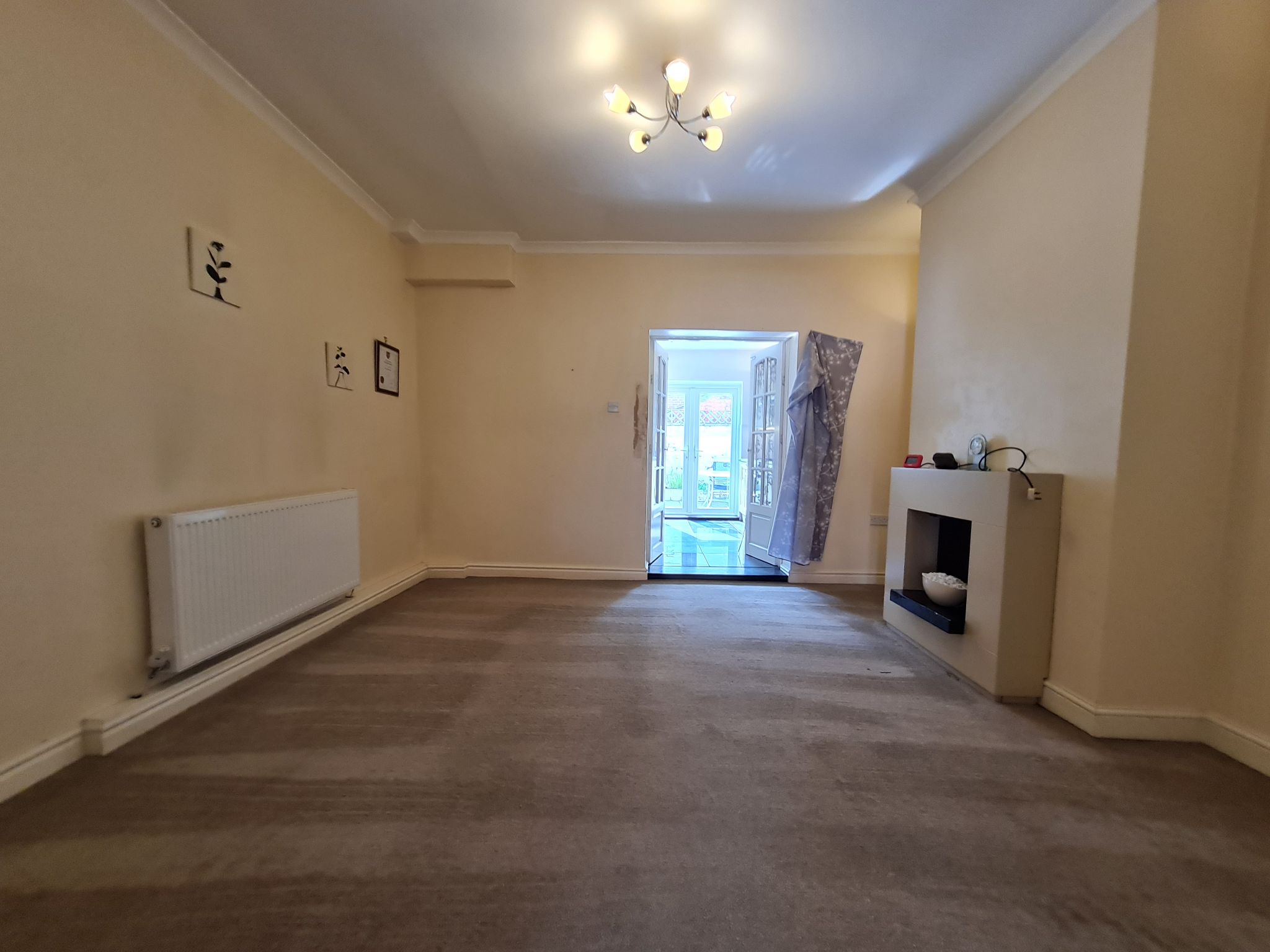 2 bedroom mid terraced house To Let in Chorley - Lounge