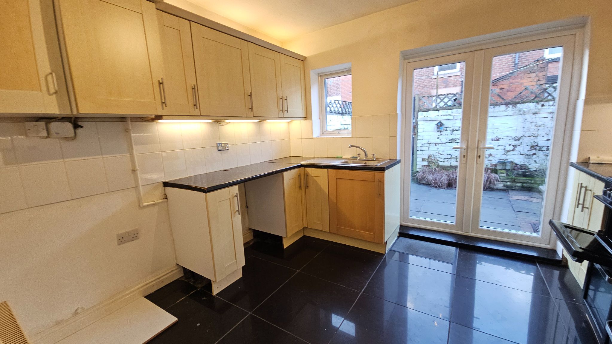 2 bedroom mid terraced house To Let in Chorley - Property photograph