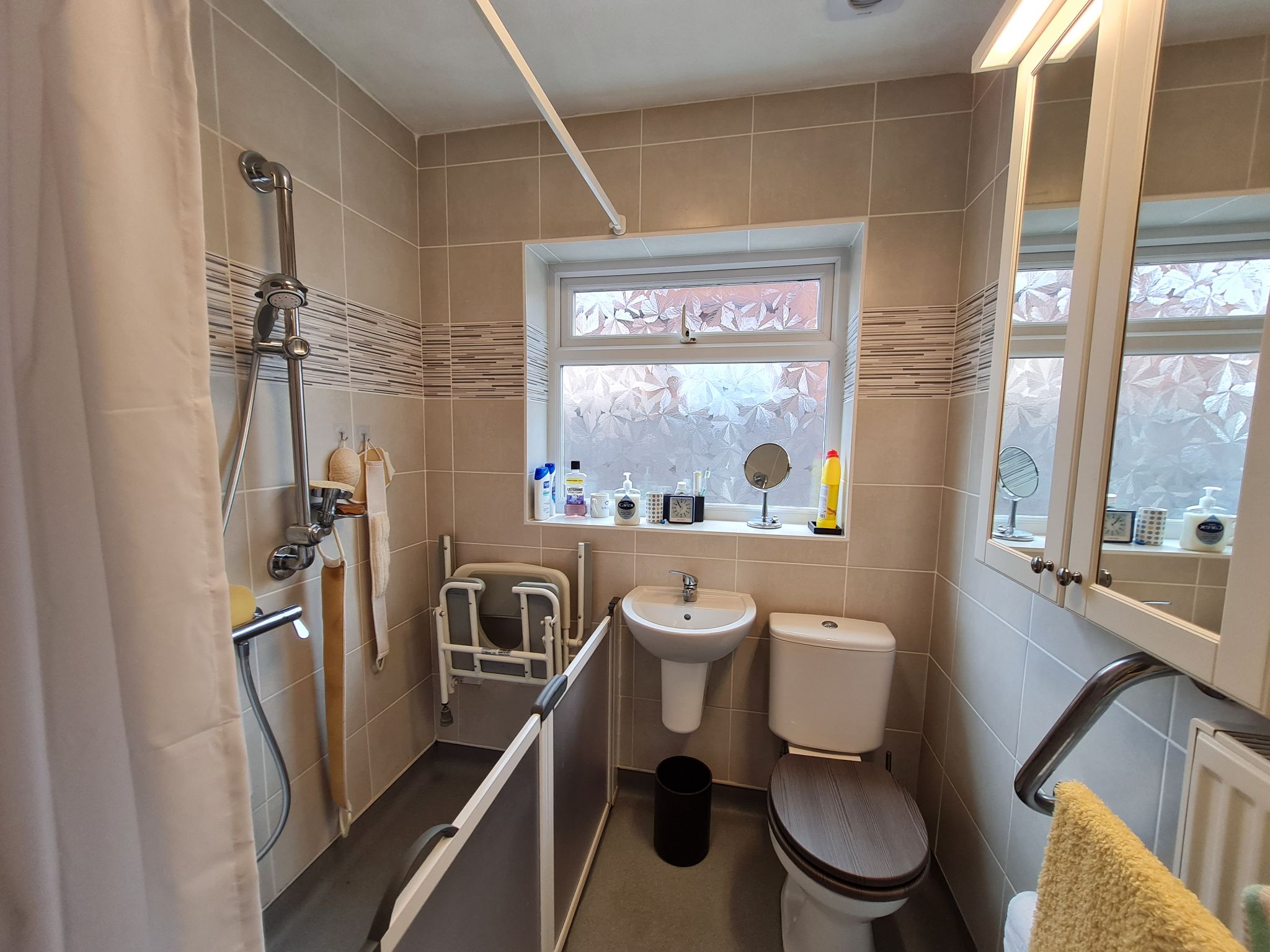 2 bedroom detached bungalow Let in Leyland - Photograph 3