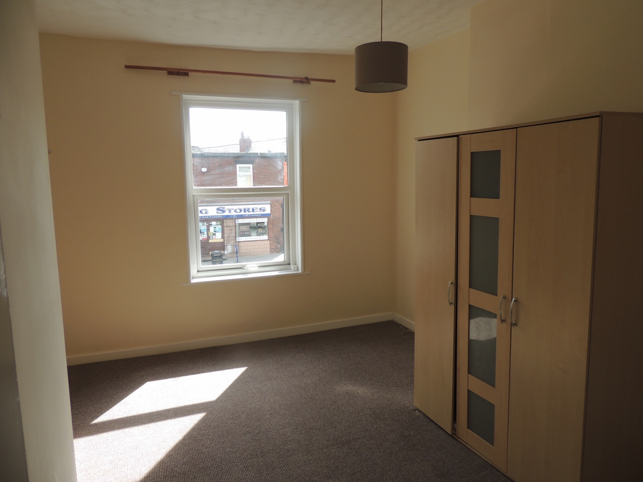 2 bedroom mid terraced house Let in Chorley - Photograph 8