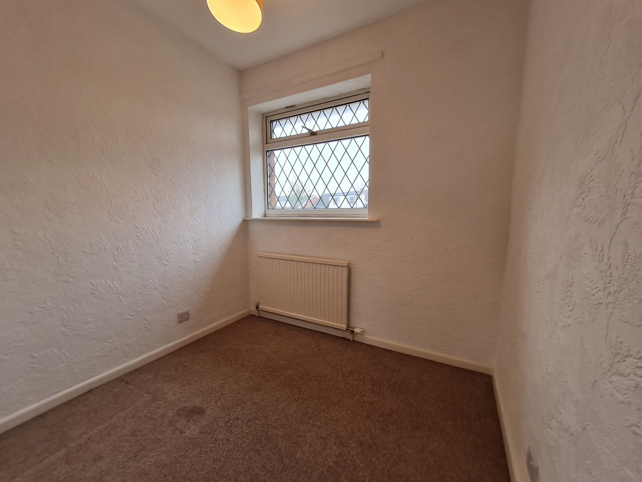 3 bedroom semi-detached house Let in Chorley - Third bedroom