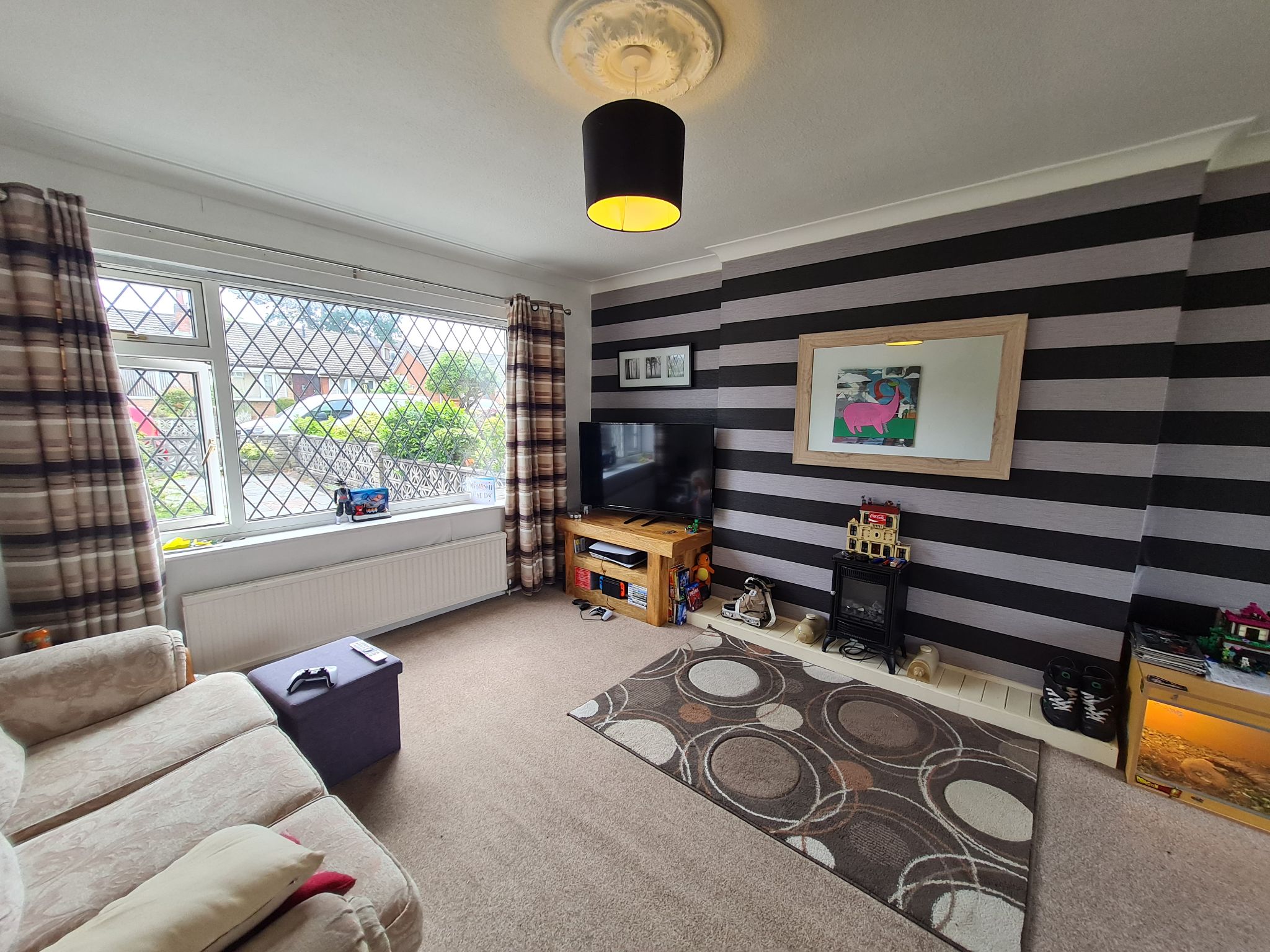 3 bedroom semi-detached house Let in Chorley - Property photograph