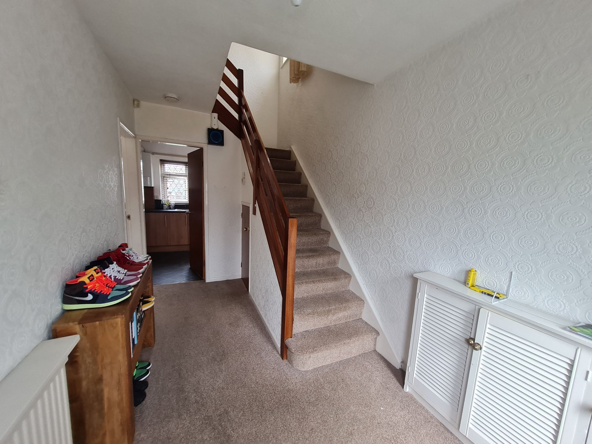 3 bedroom semi-detached house Let in Chorley - hallway