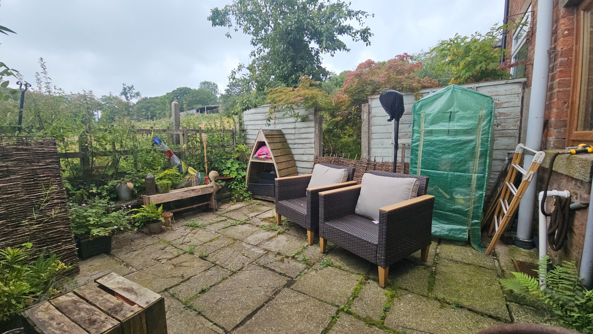 2 bedroom mid terraced house Let Agreed in Chorley - rear yard