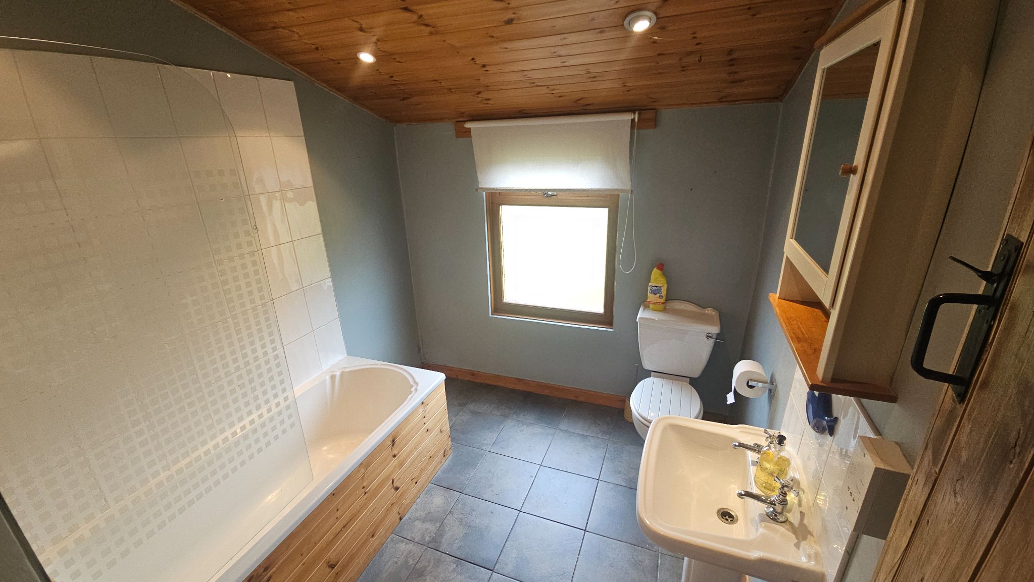 2 bedroom mid terraced house To Let in Chorley - Photograph 7
