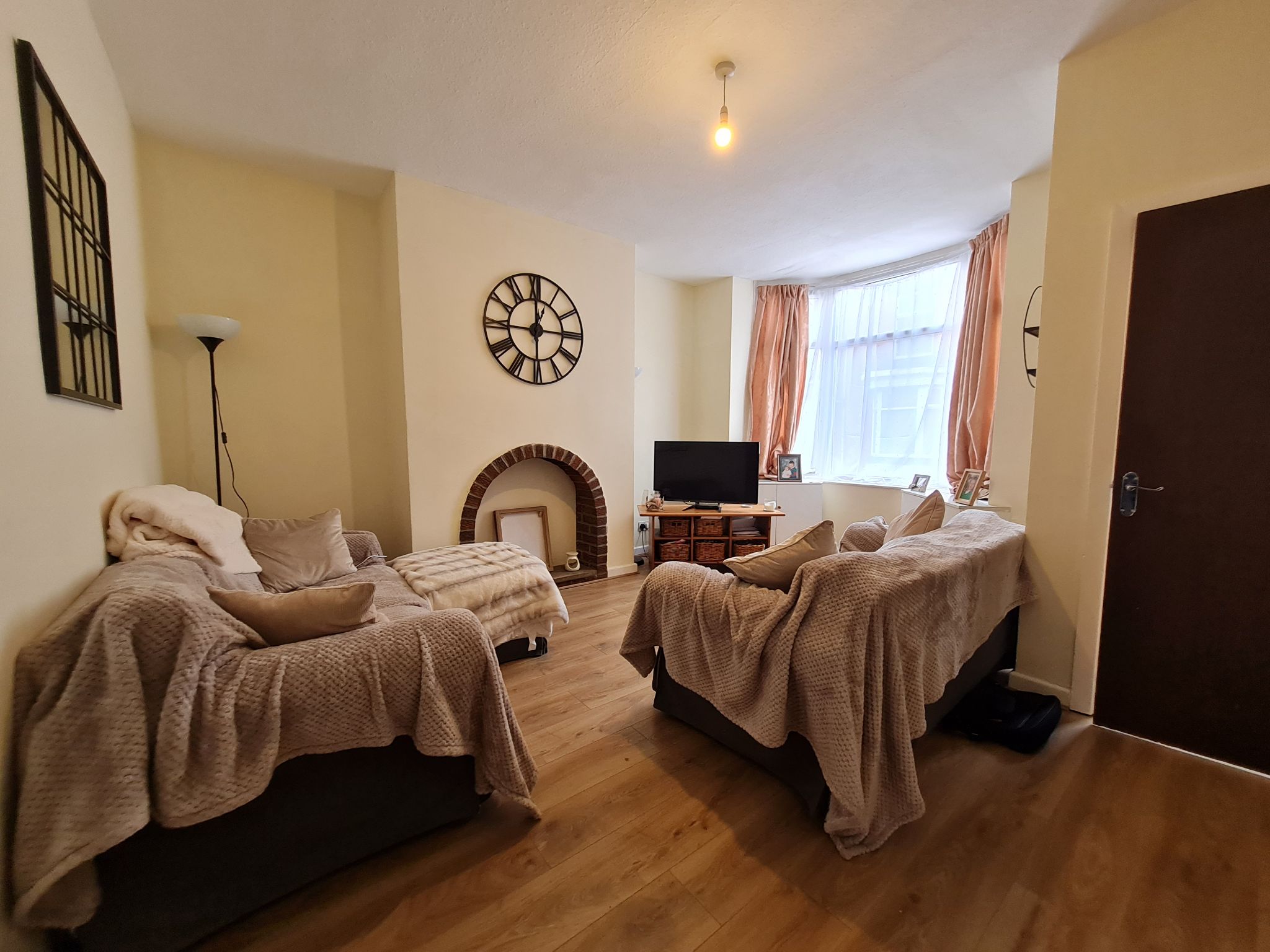 3 bedroom mid terraced house Let Agreed in Chorley - Lounge
