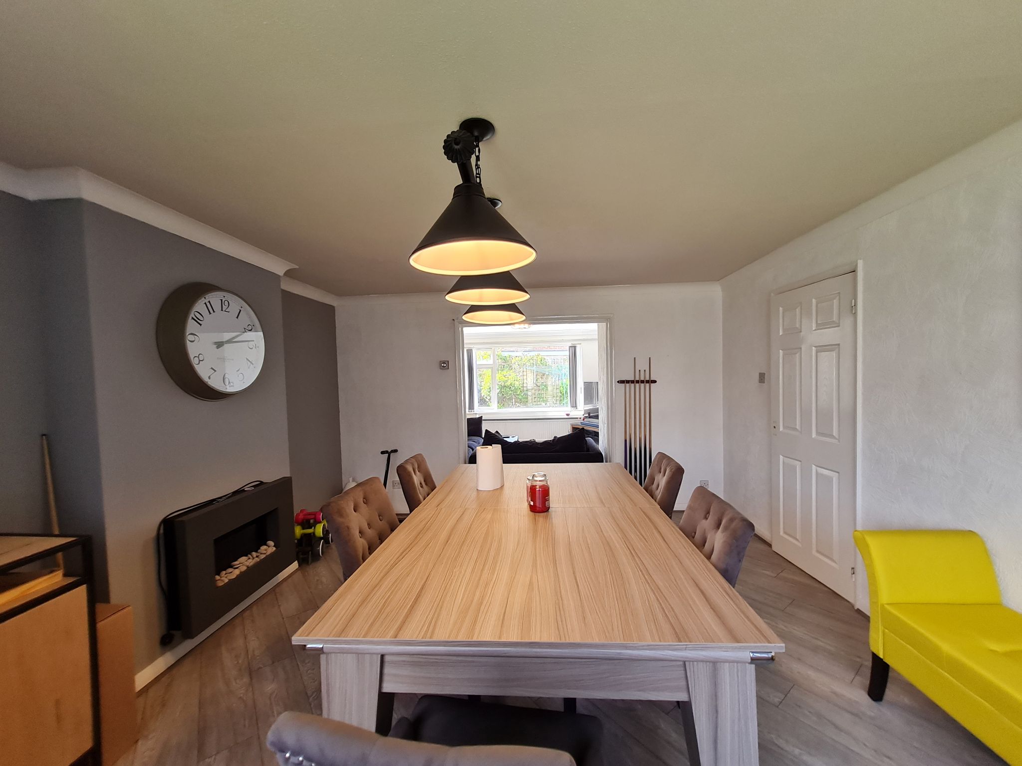 4 bedroom detached house Let in Chorley - Lounge