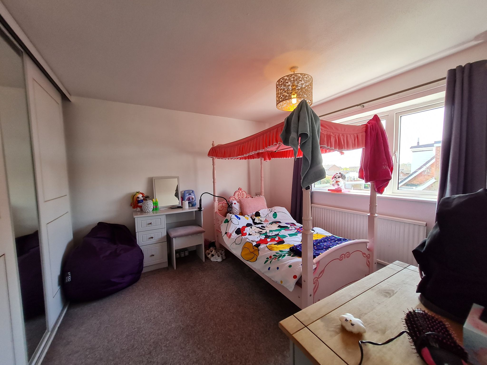 4 bedroom detached house Let in Chorley - master bedroom