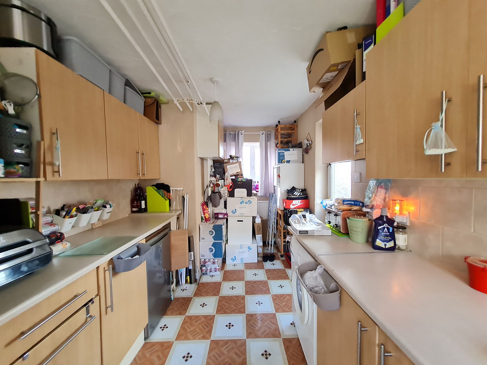 3 bedroom end terraced house Let in Chorley - Kitchen