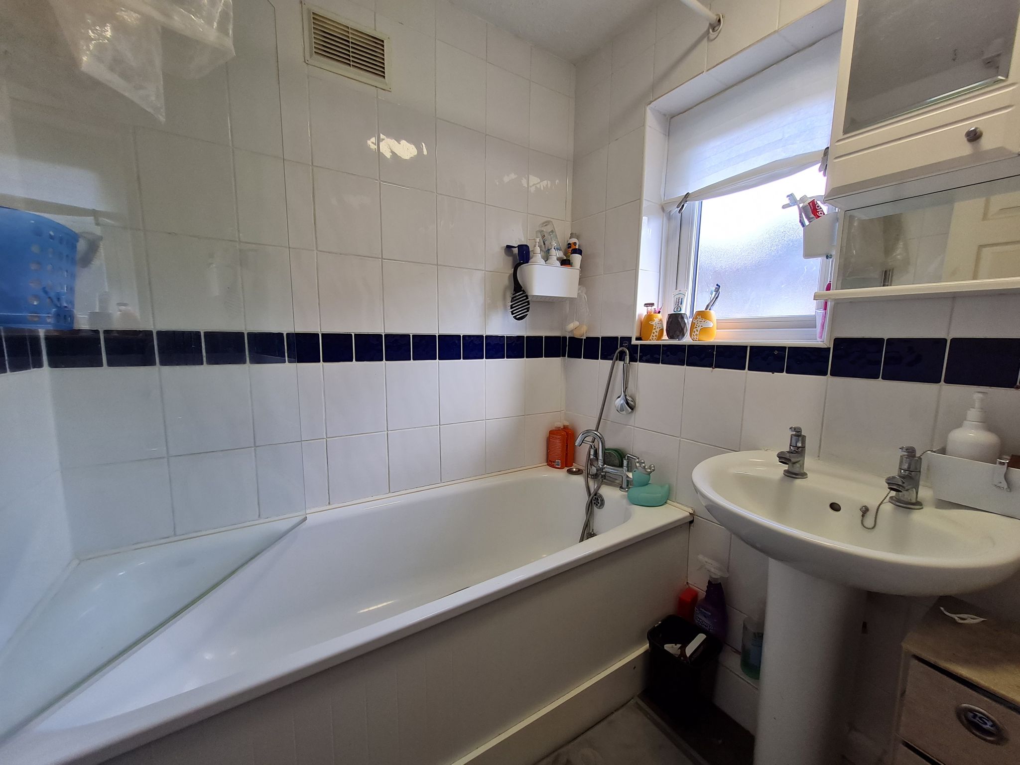 3 bedroom end terraced house Let in Chorley - family bathroom