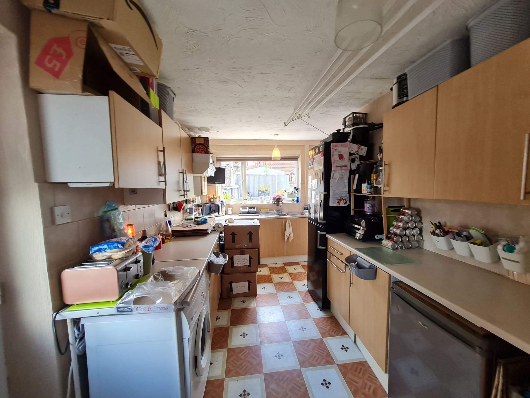 3 bedroom end terraced house Let in Chorley - Kitchen