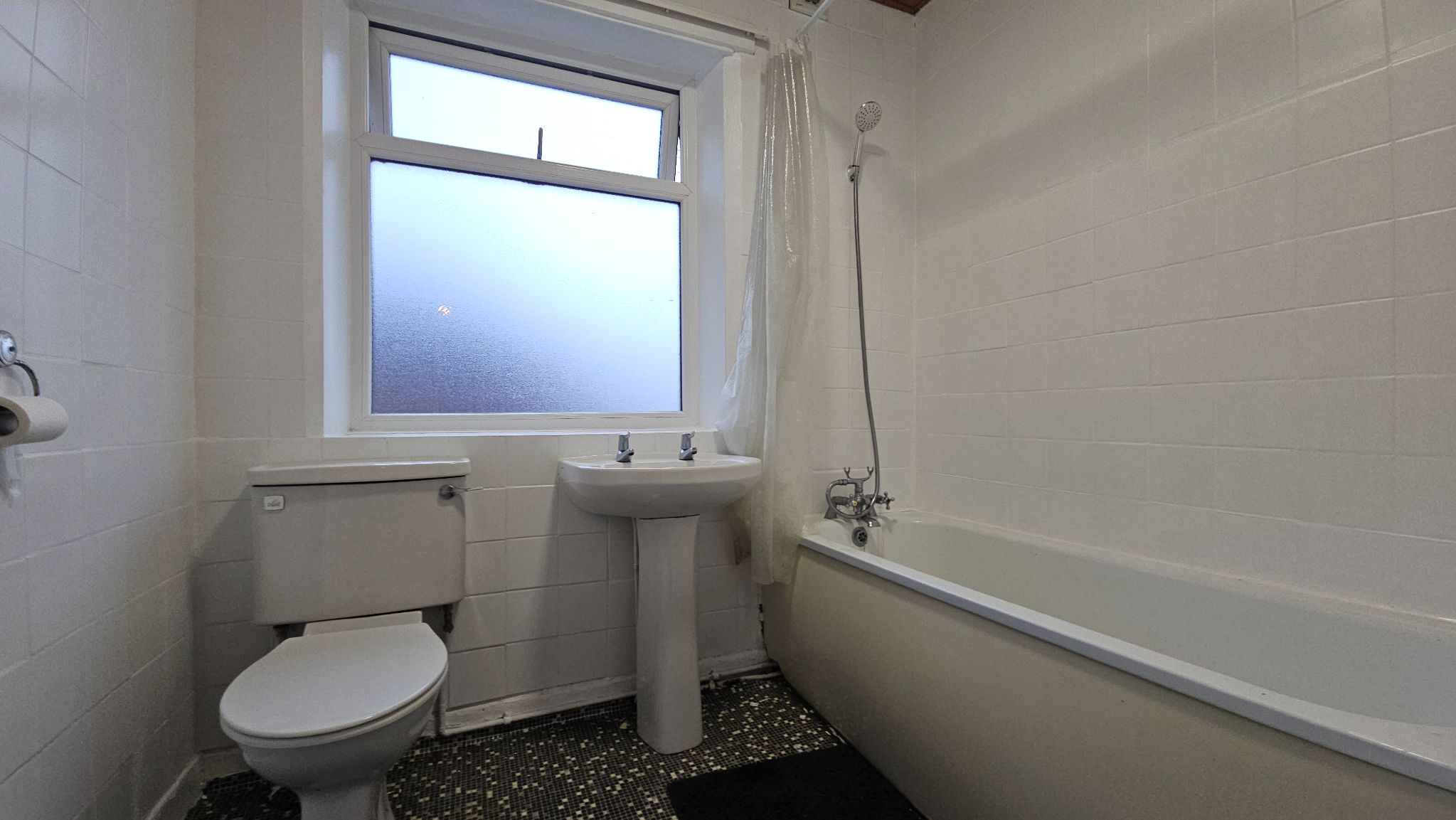 2 bedroom apartment flat/apartment To Let in Chorley - bathroom