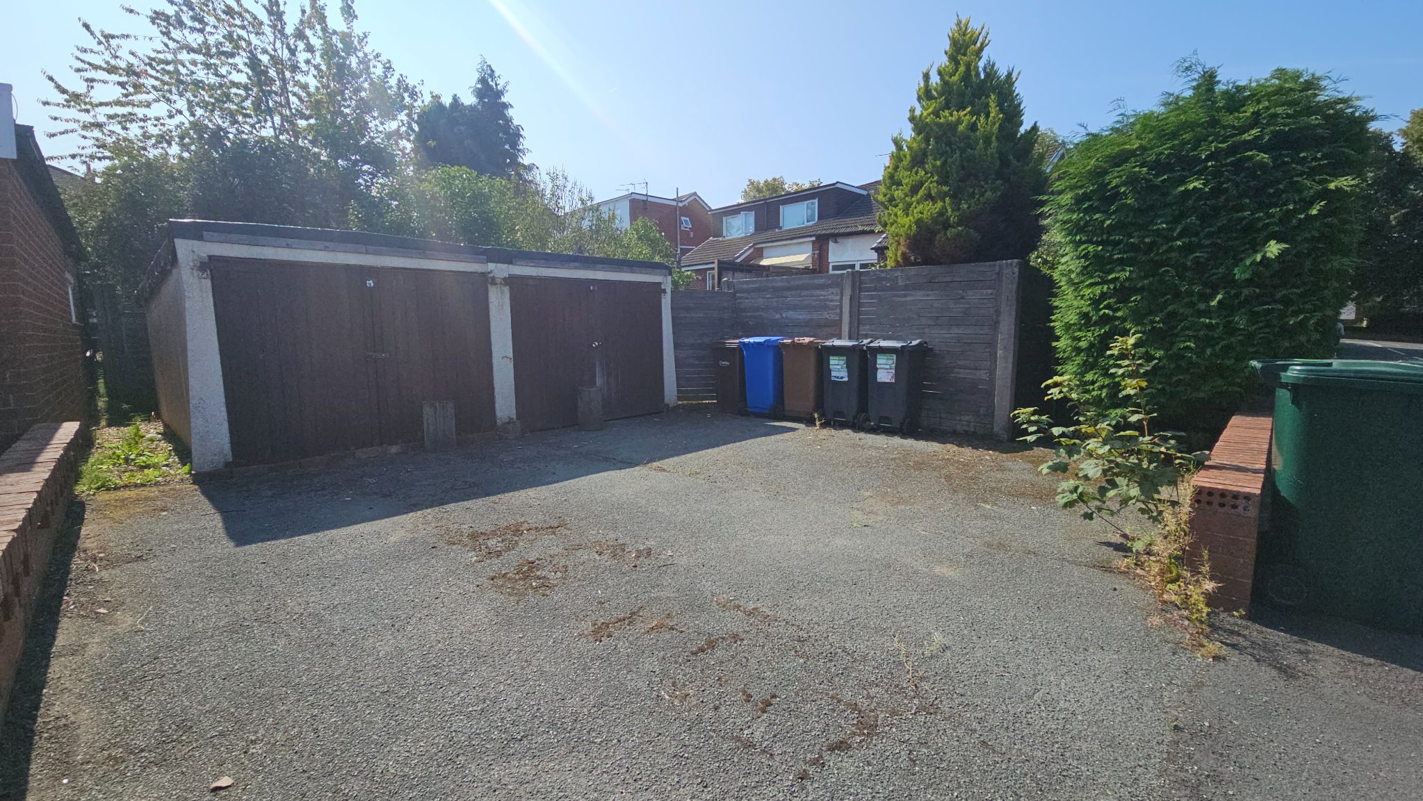 3 bedroom semi-detached bungalow To Let in Chorley - Double garage and parking