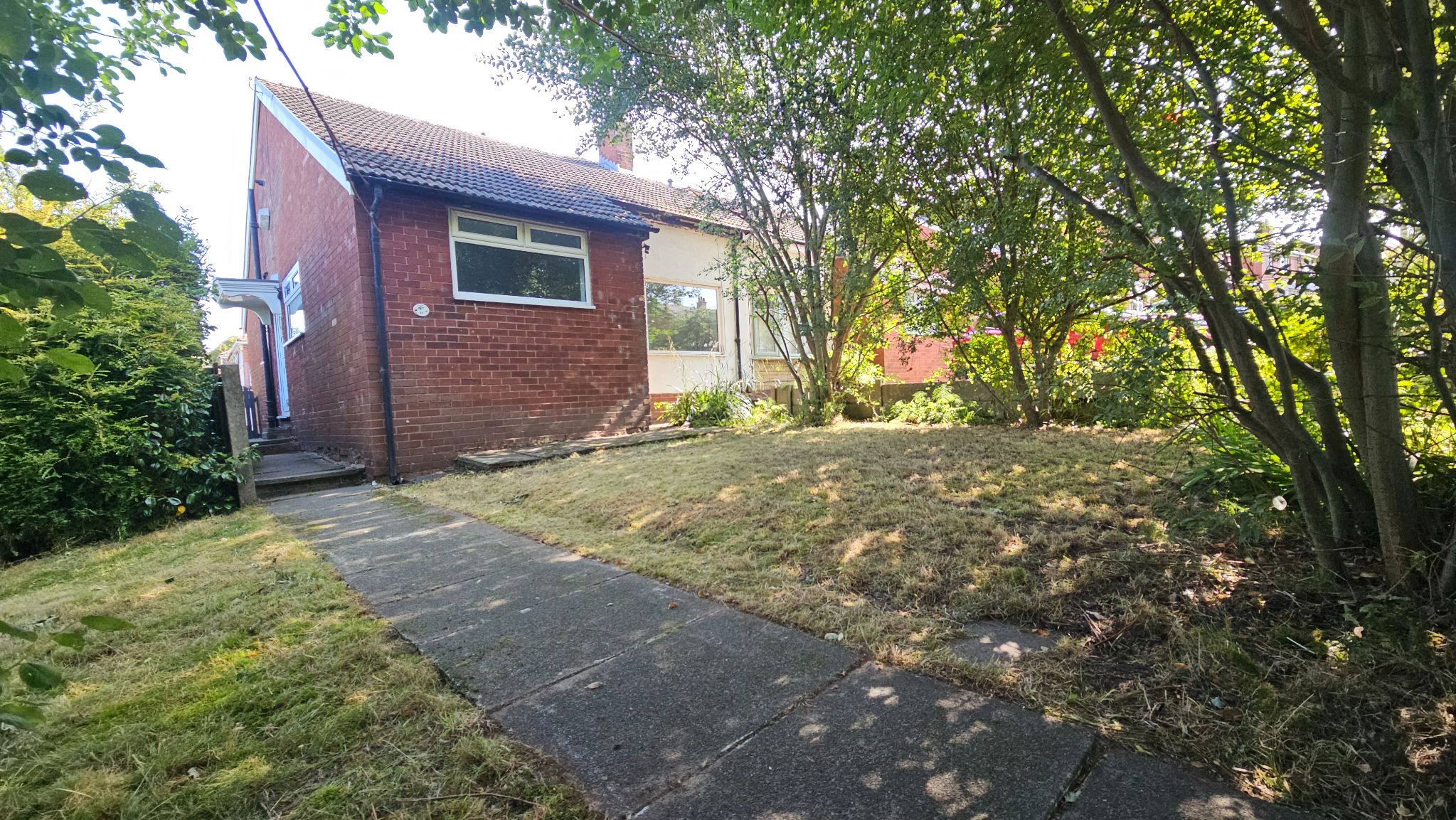 3 bedroom semi-detached bungalow To Let in Chorley - Property photograph