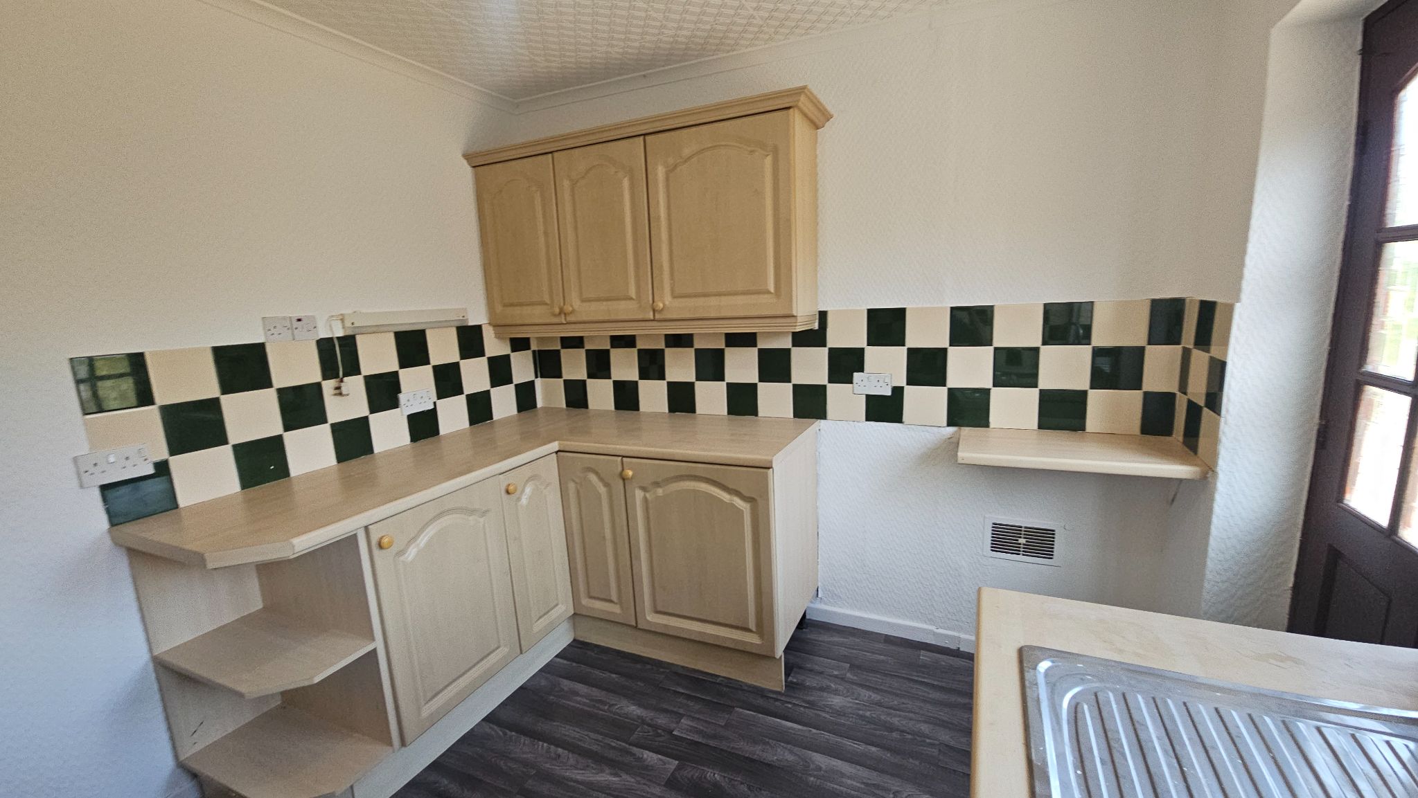 3 bedroom semi-detached bungalow To Let in Chorley - kitchen