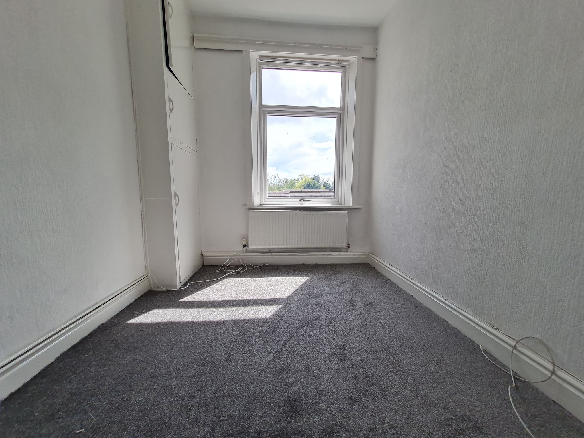 2 bedroom mid terraced house Let in Bolton - Bedroom